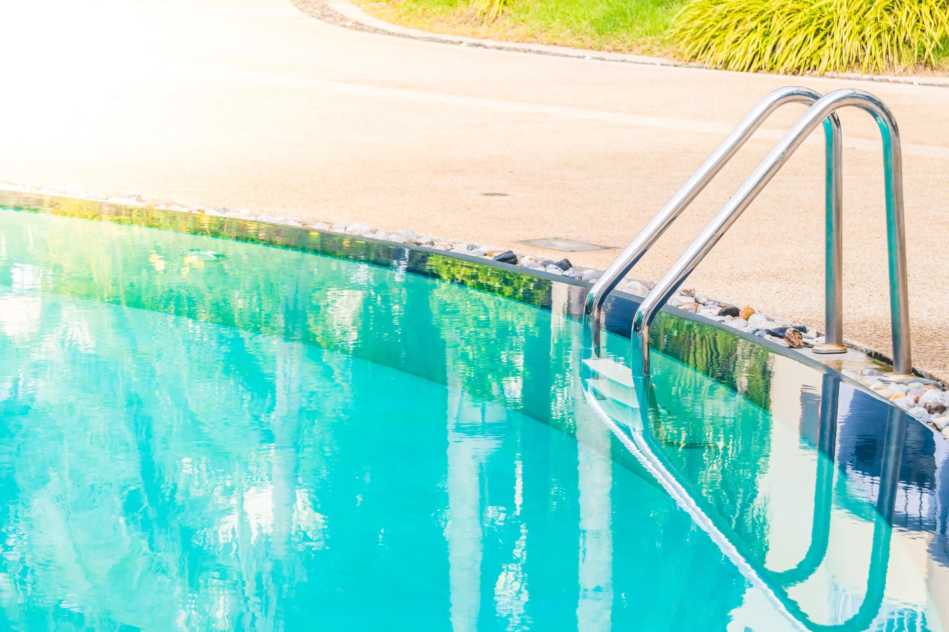 Devis rapide et rapport piscine Nice